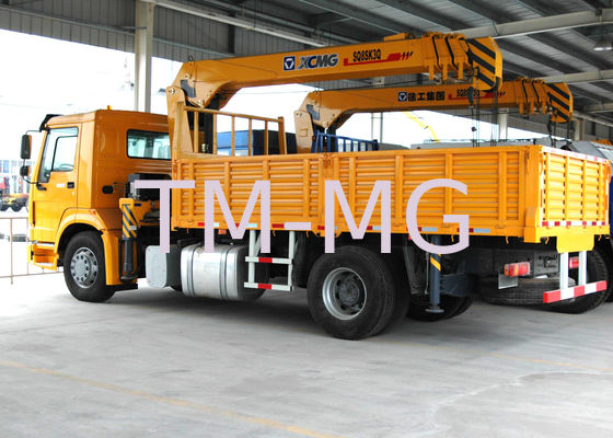 Il bene durevole 8 Ton Transportation Telescopic Boom Truck ha montato la gru
