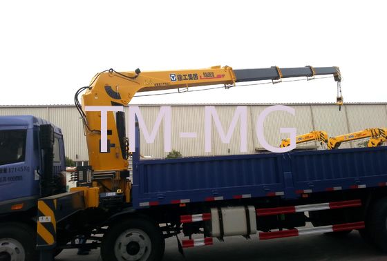Il camion telescopico dell'asta della sicurezza ha montato la gru per i mezzi di telecomunicazione